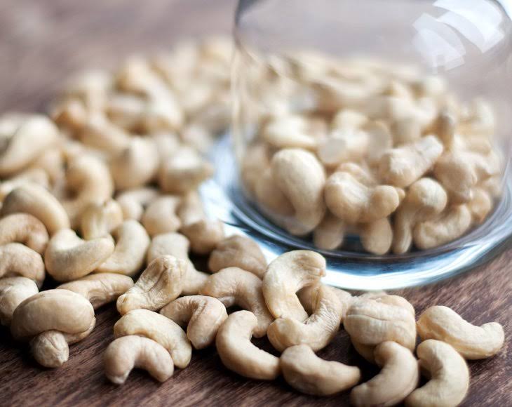 Whole Raw Cashews N153