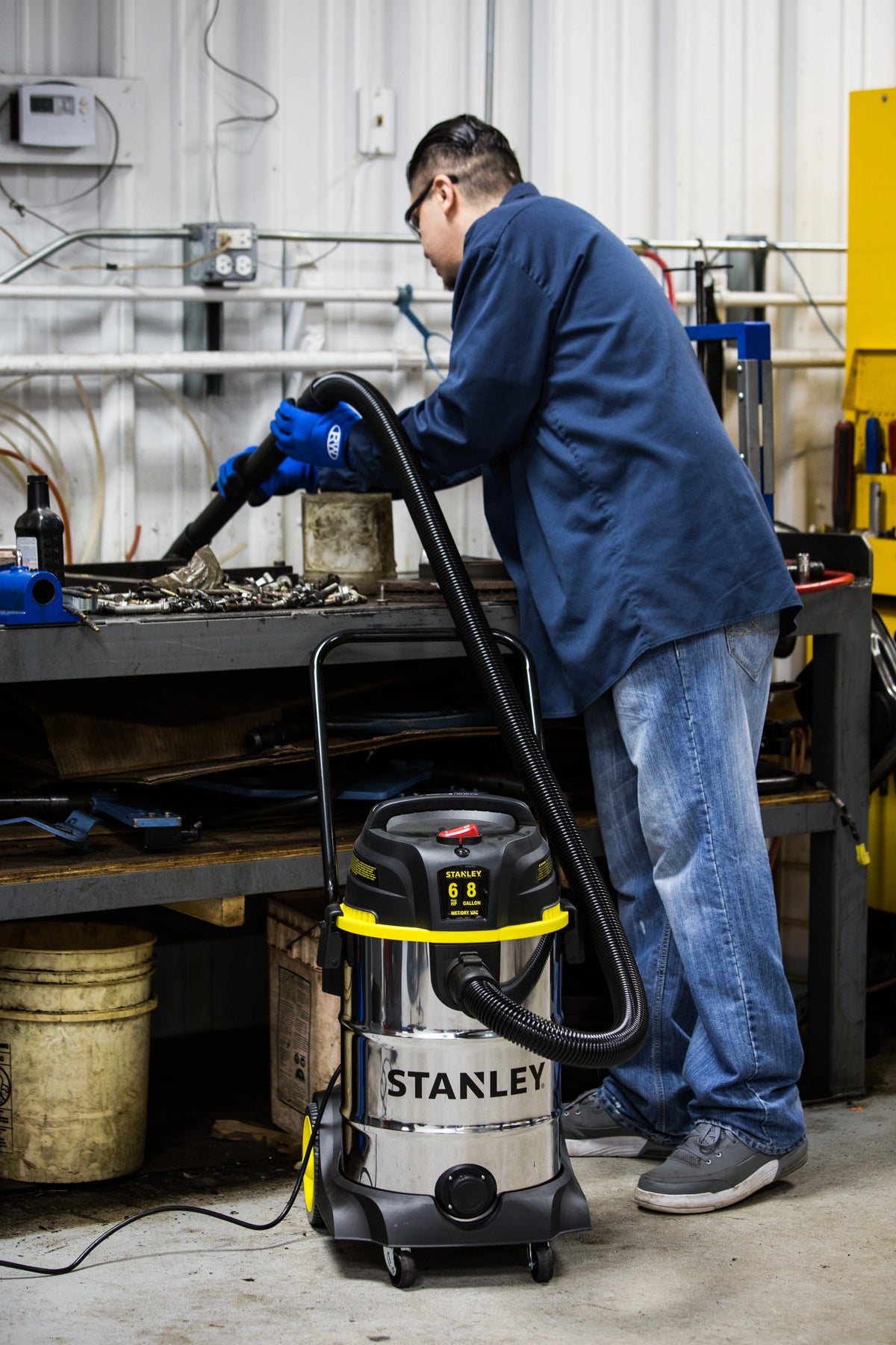 8 gal Stainless Steel Wet Dry Vacuum with Hose and Tool Storage A810